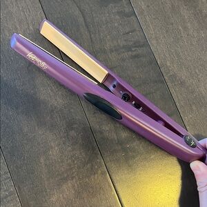 Hot&Silky Hair Straightener